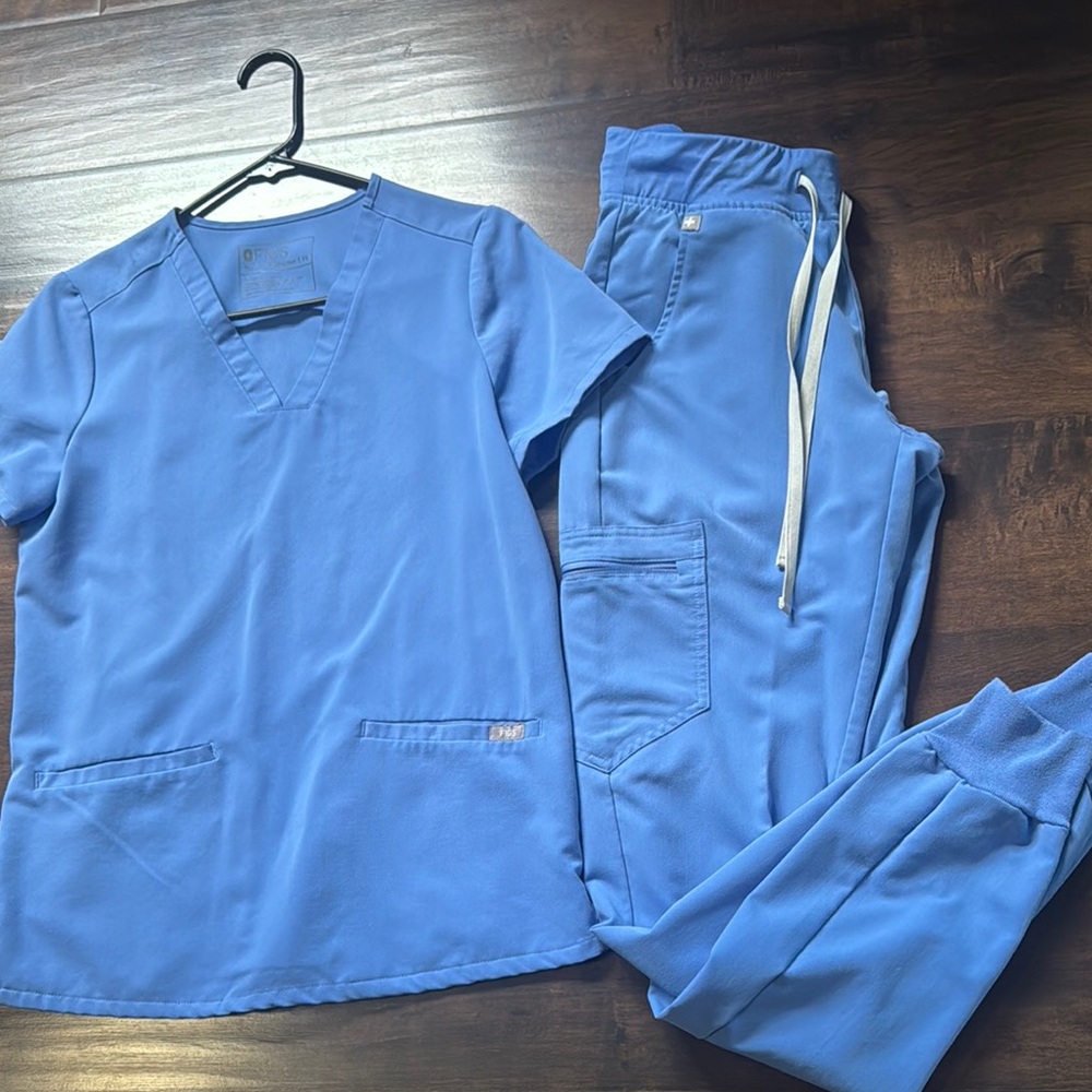 Women’s Figs Scrub Set